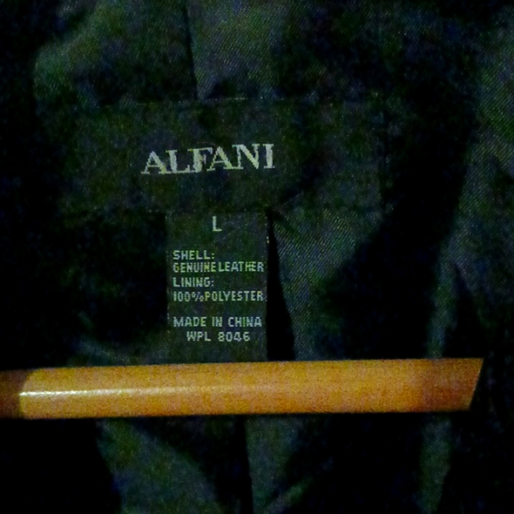 Woman's swead jacket